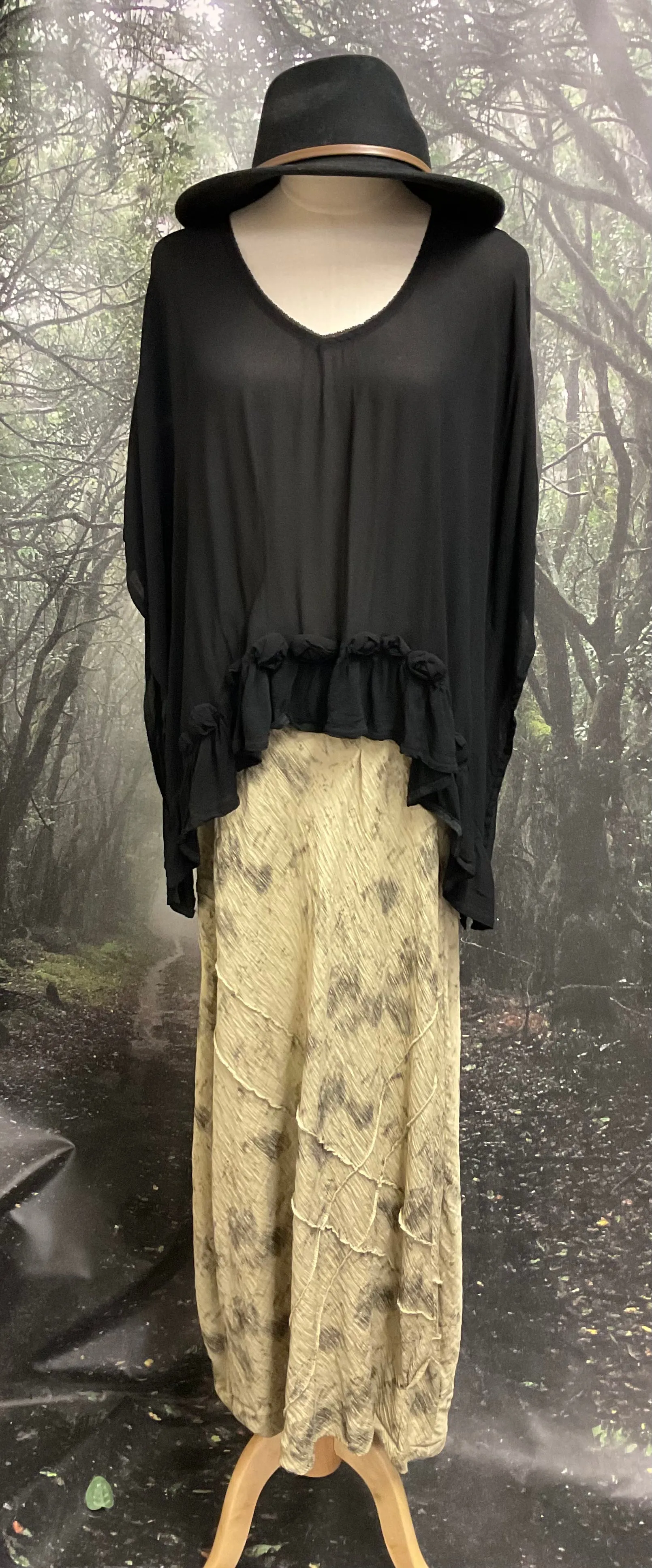 #5323 Green crinkle skirt