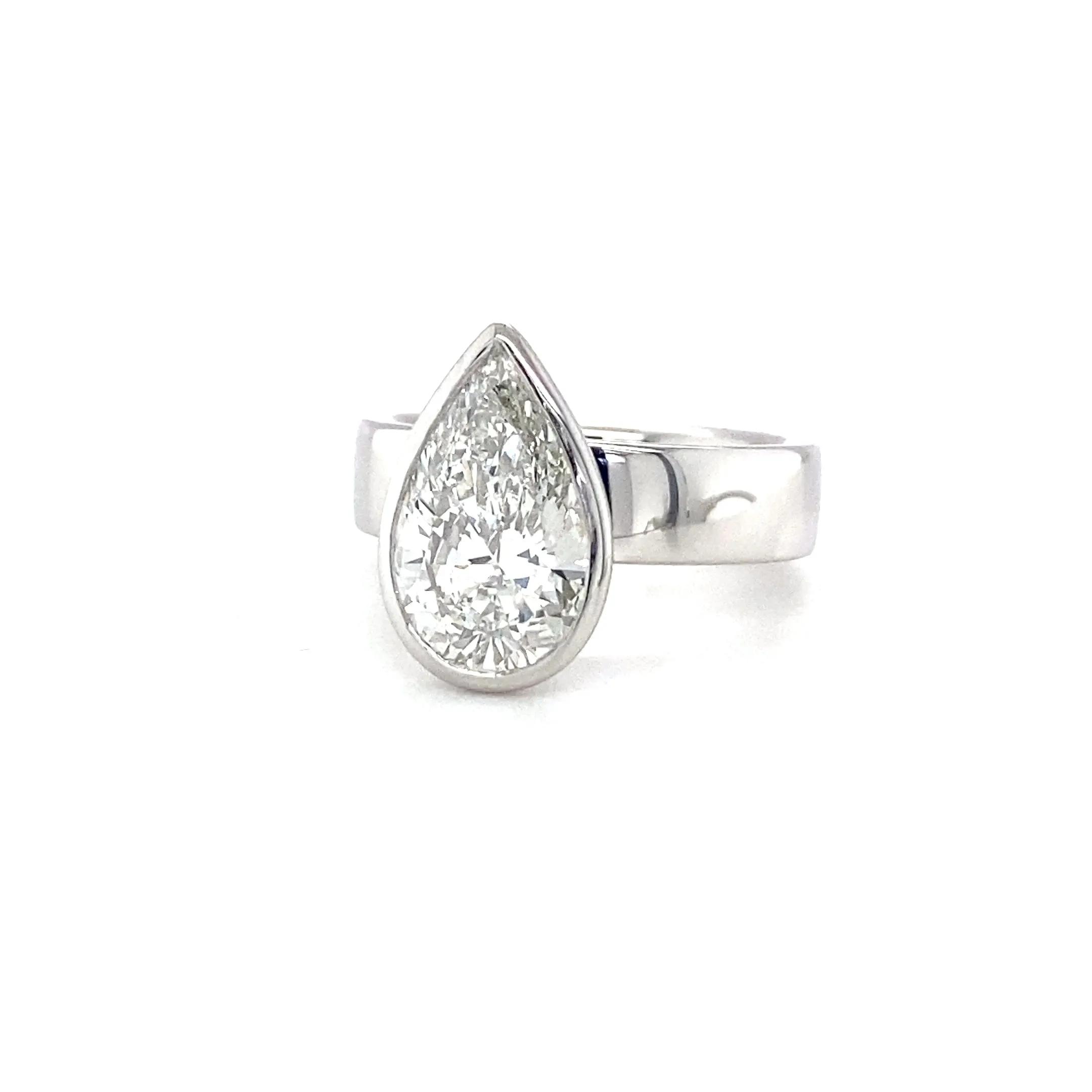 Addie - Pear Bezel