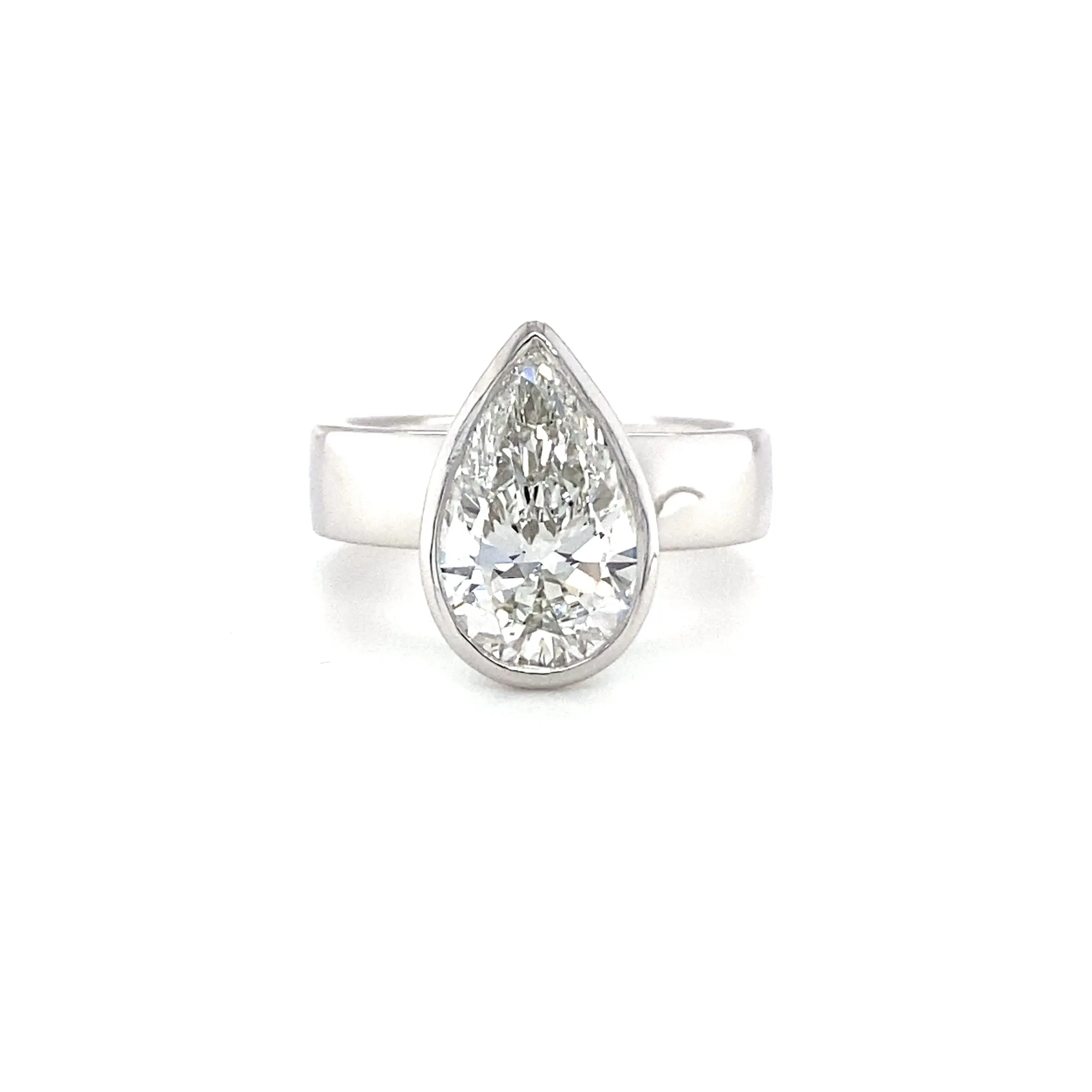 Addie - Pear Bezel