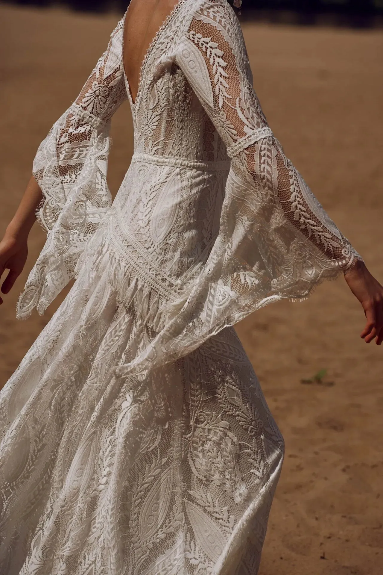 Bohemia Vintage Wedding Dresses For Women V-Neck Backless Bridal Gowns Flare Sleeves Lace Robes Vestidos De Novia