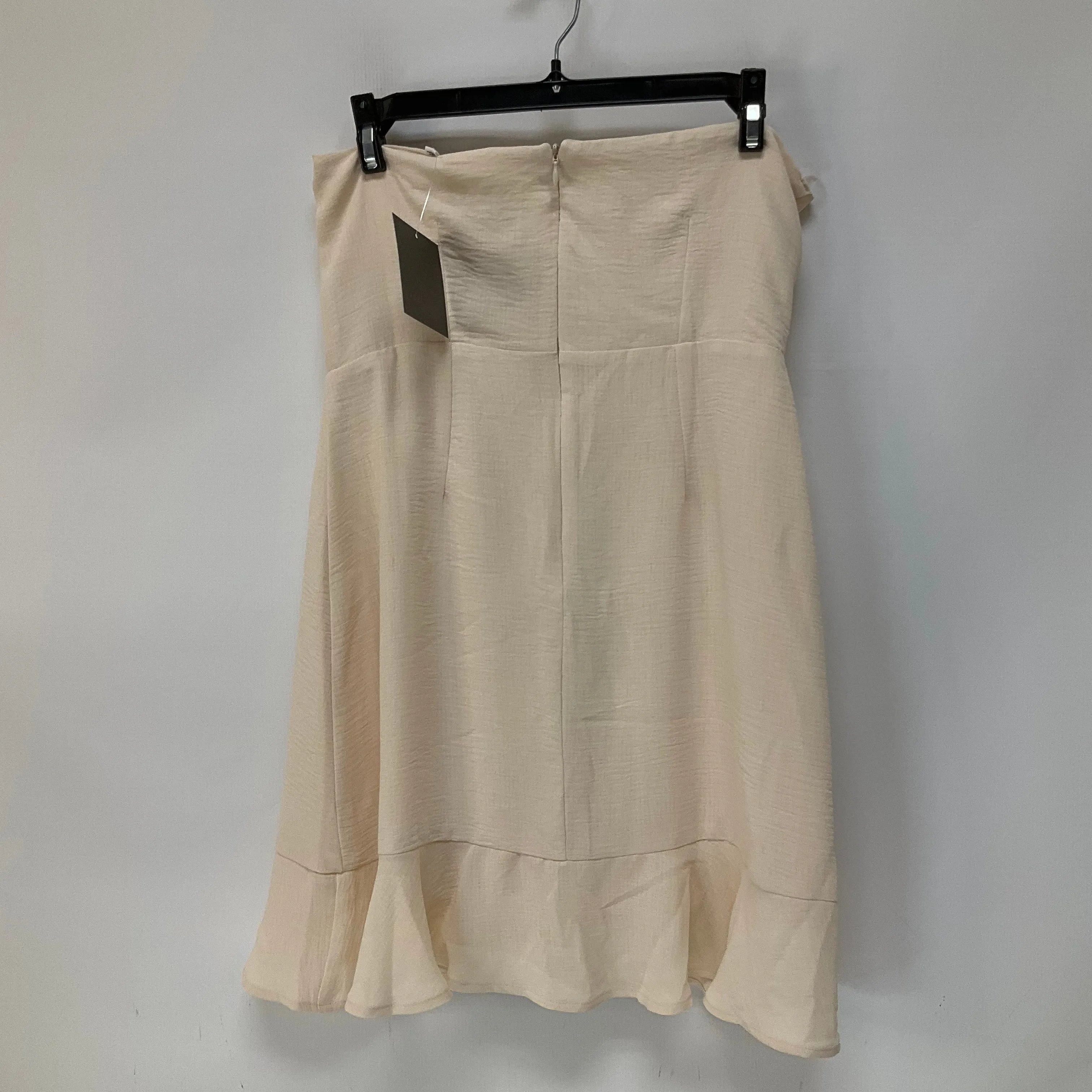 Cream Dress Casual Short Le Lis, Size M