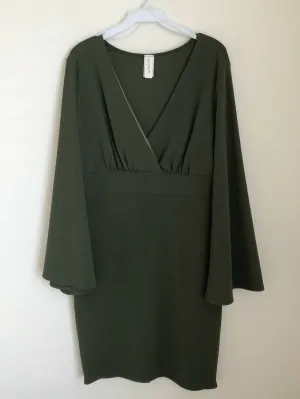 Deep V neck flow sleeve dress