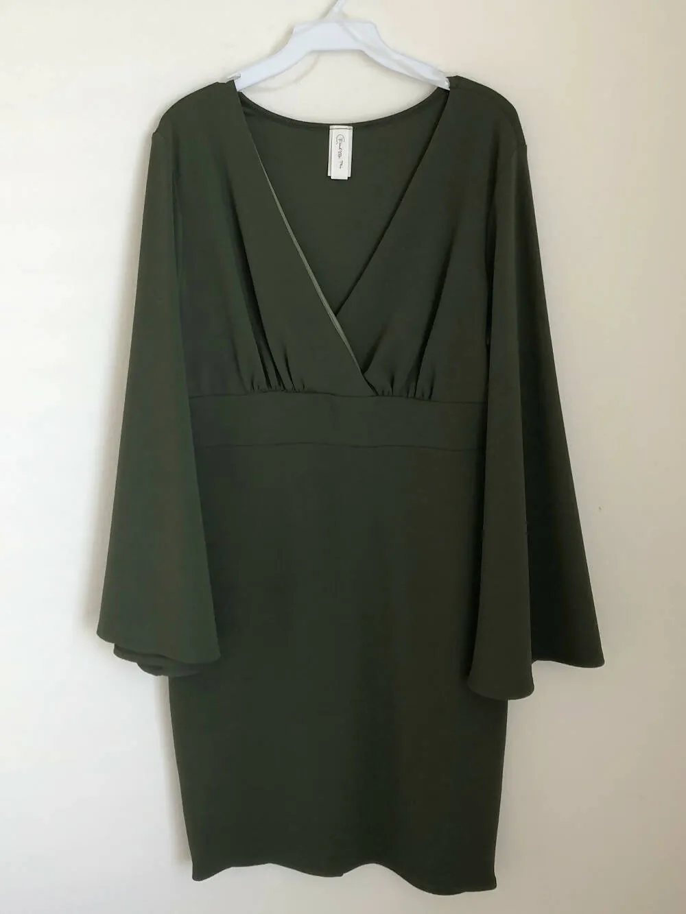 Deep V neck flow sleeve dress