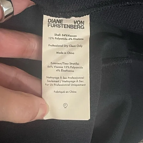 Diane von Furstenberg Elegant Navy Blue Stretch Slit Pencil Skirt {$298} Size 6