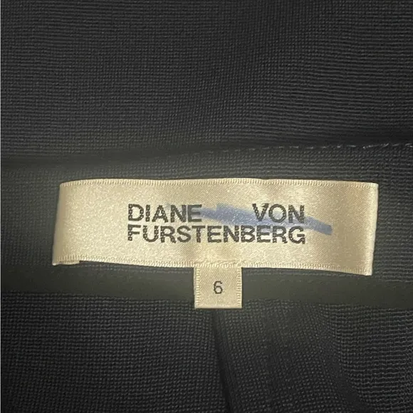 Diane von Furstenberg Elegant Navy Blue Stretch Slit Pencil Skirt {$298} Size 6