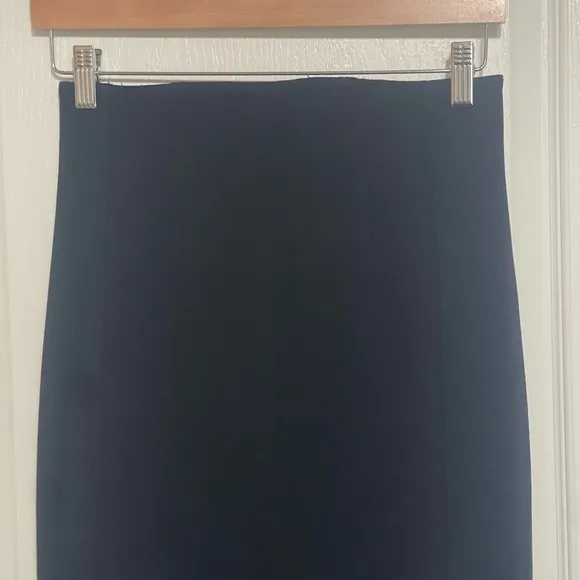 Diane von Furstenberg Elegant Navy Blue Stretch Slit Pencil Skirt {$298} Size 6