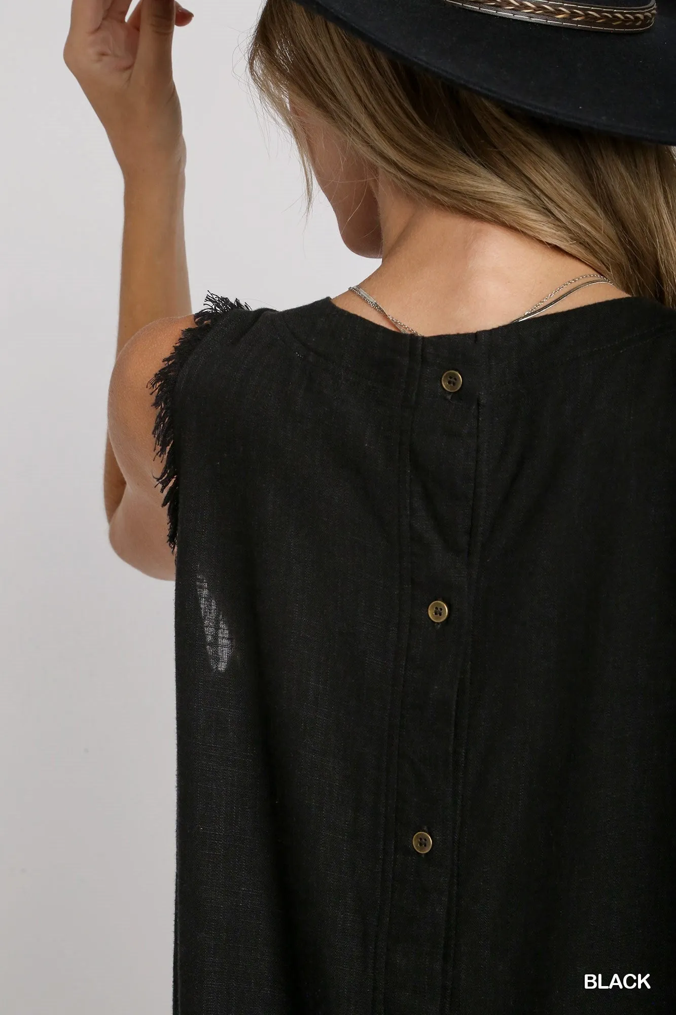 DOWN TO EARTH LINEN TOP IN BLACK