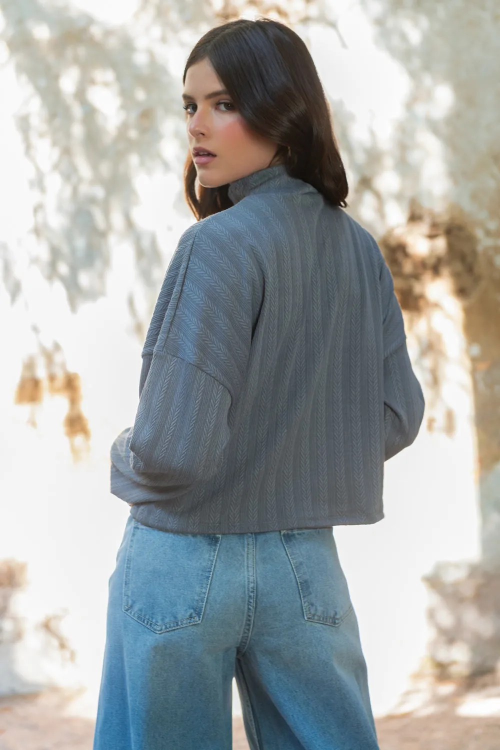 Jersey corto oversized de cuello alto