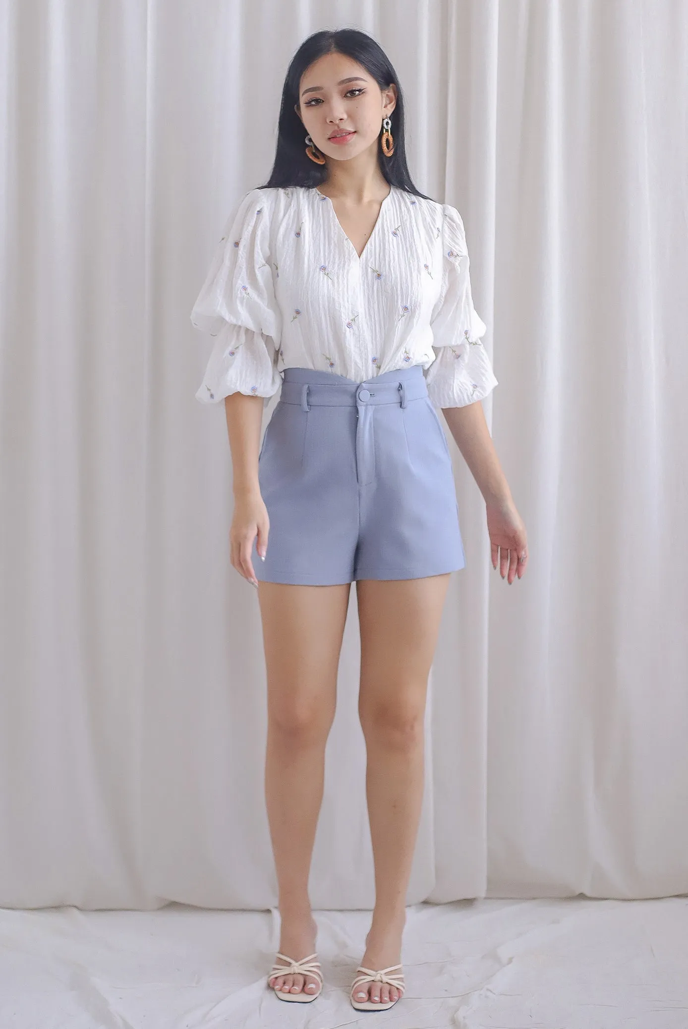 Lassie Tiered Puffy Sleeve Top In Embro White