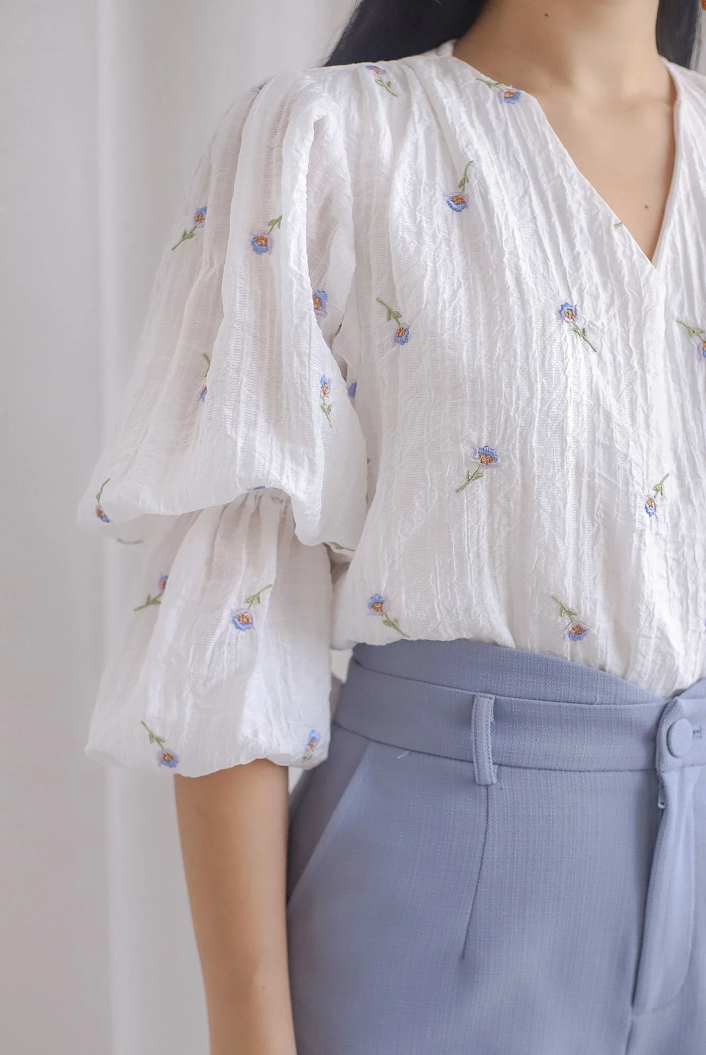 Lassie Tiered Puffy Sleeve Top In Embro White