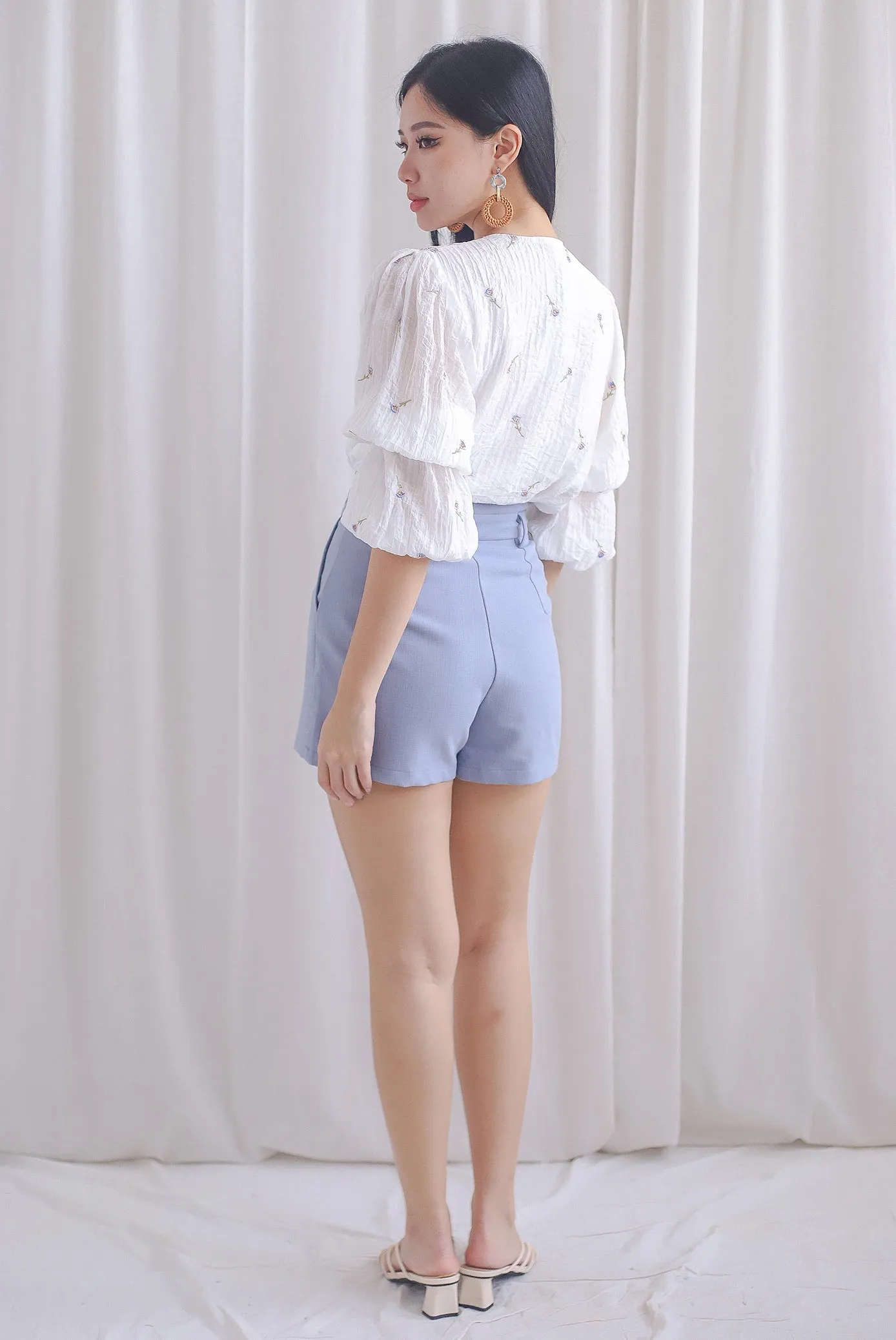 Lassie Tiered Puffy Sleeve Top In Embro White