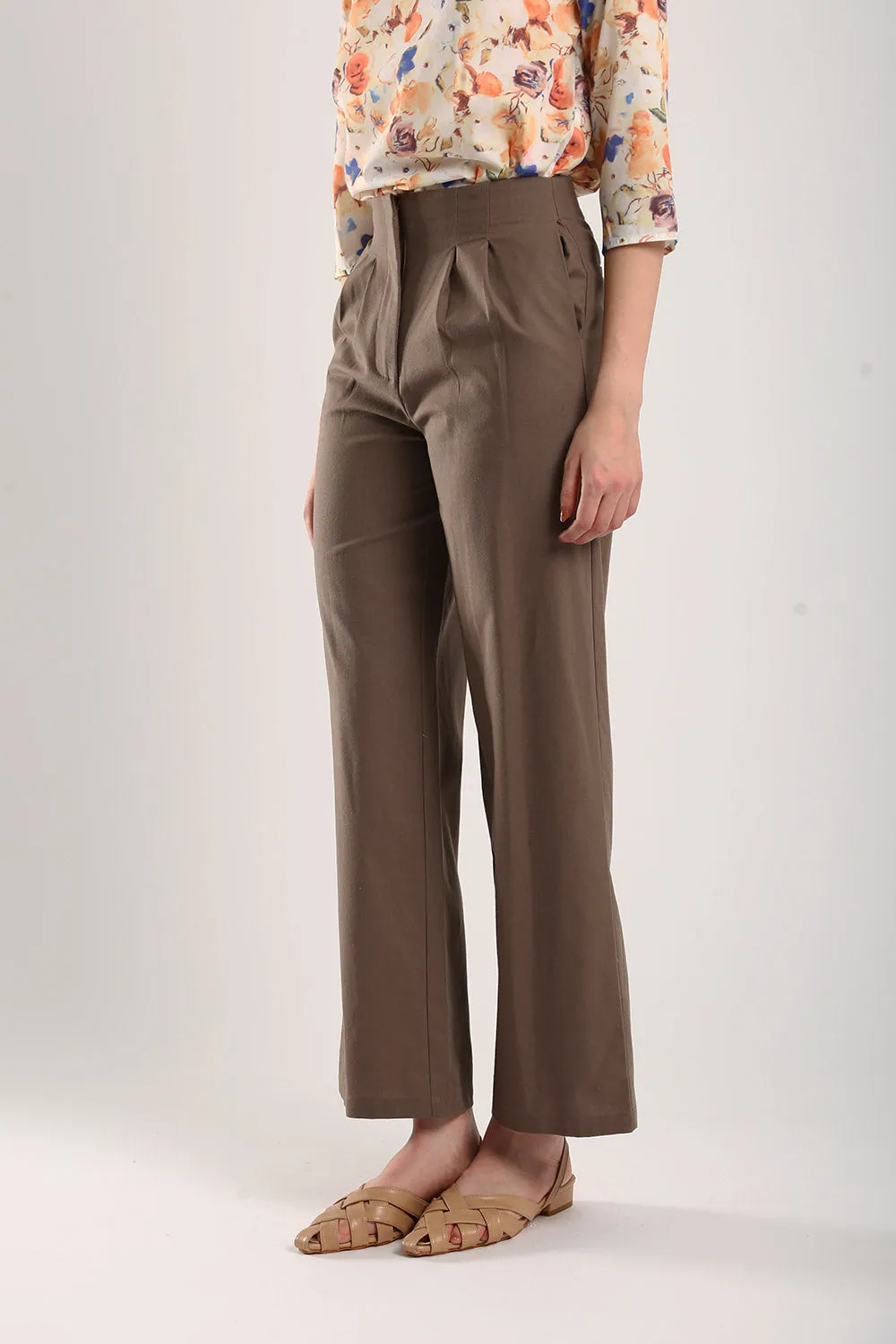 Lisa Classic Linen Wide Leg Pants in Taupe