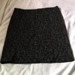 LOFT Black Mini Pencil Skirt for Casual Occasions