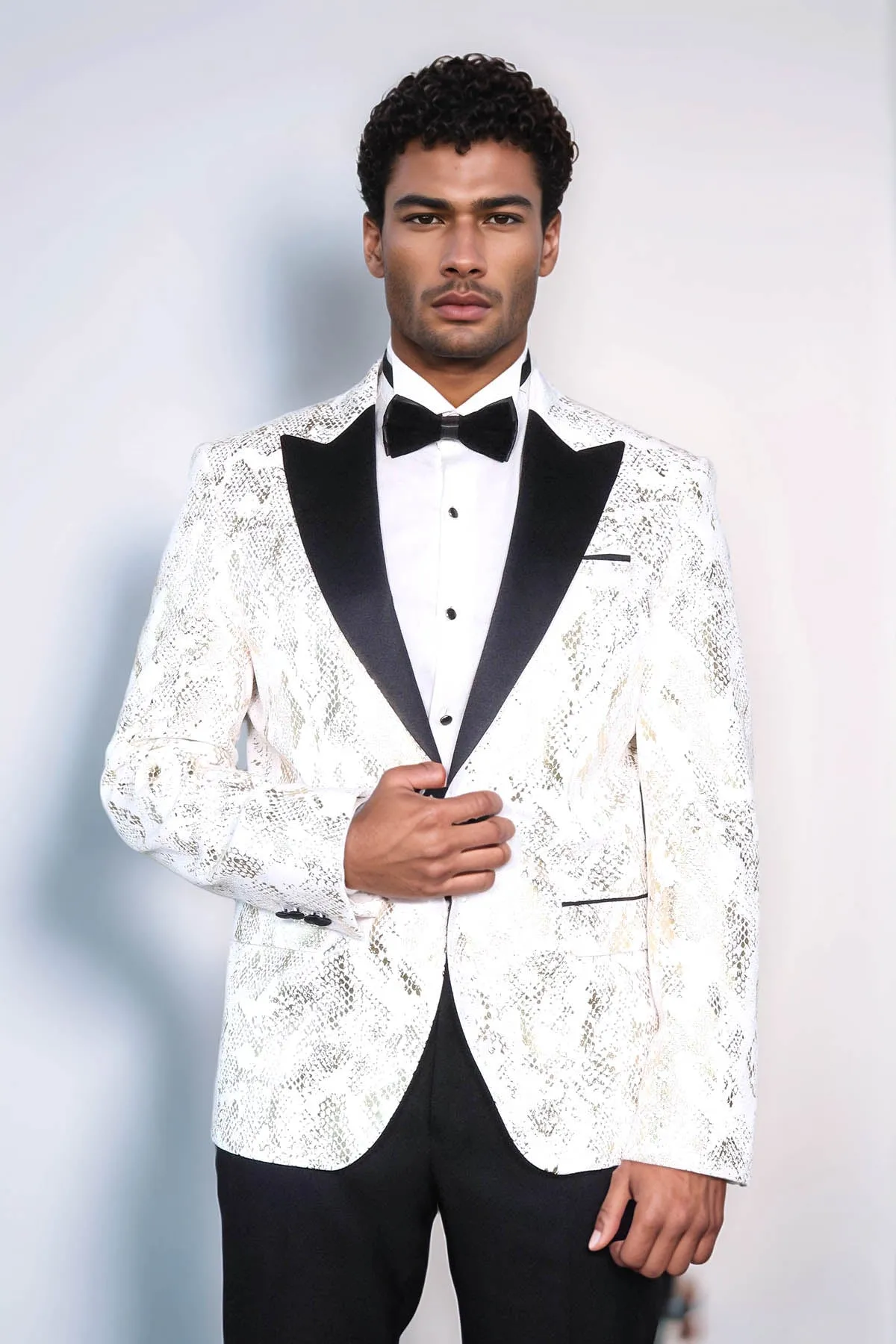 Peak Lapel Slim Fit Gold Patterned White Men Prom Blazer