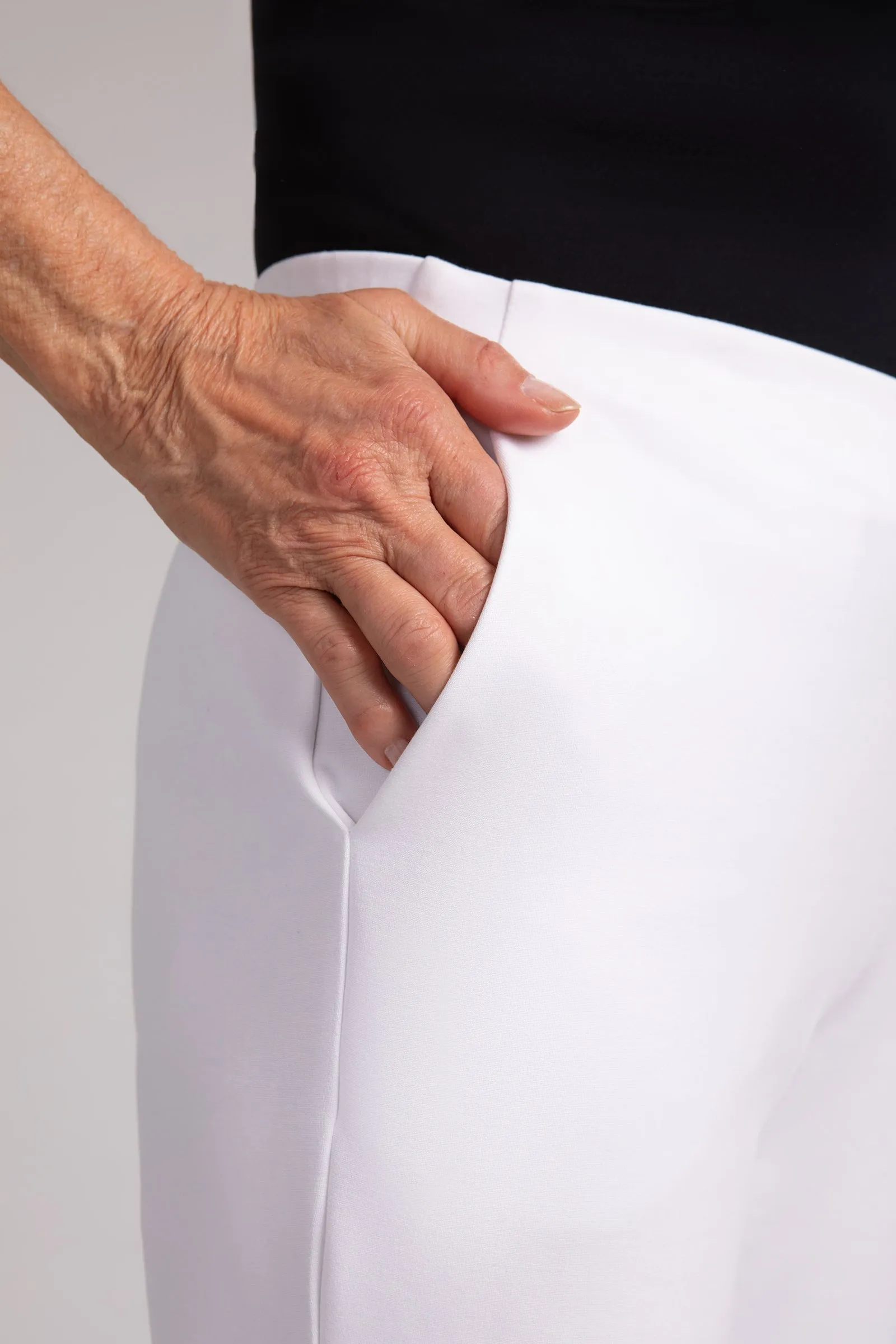 Ponte Pull On Pencil Ankle Pant