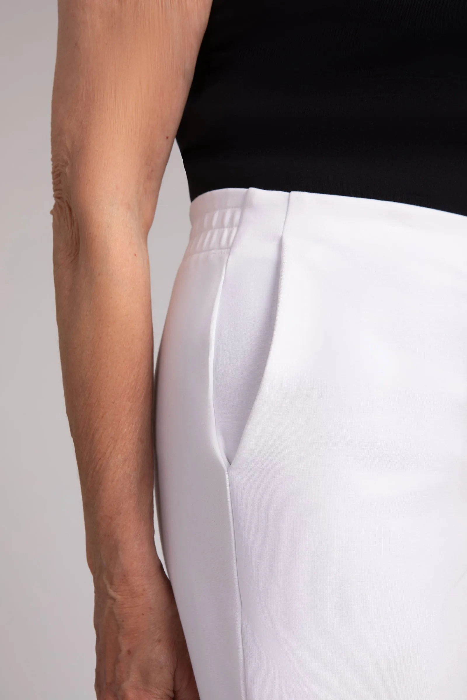 Ponte Pull On Pencil Ankle Pant