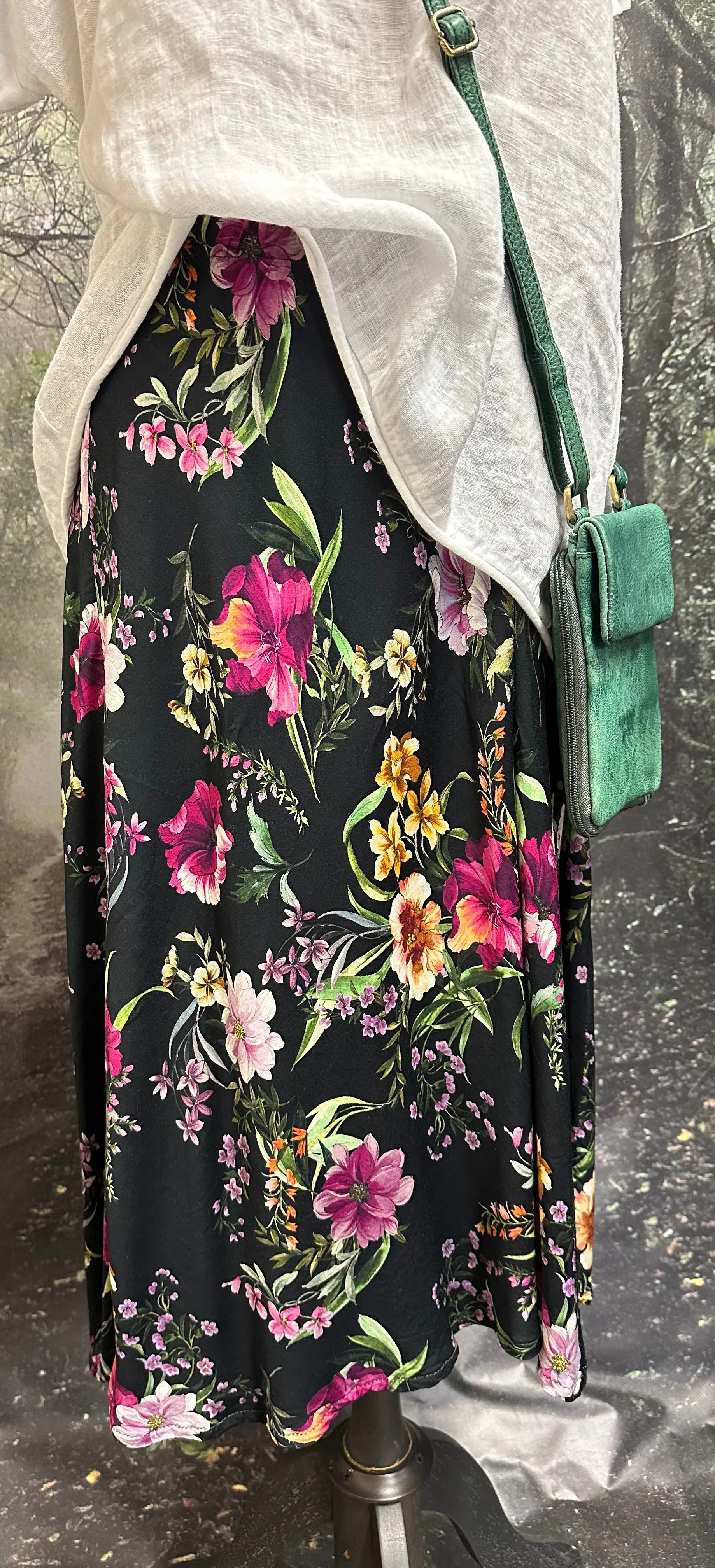 Rayon floral Nadia skirt
