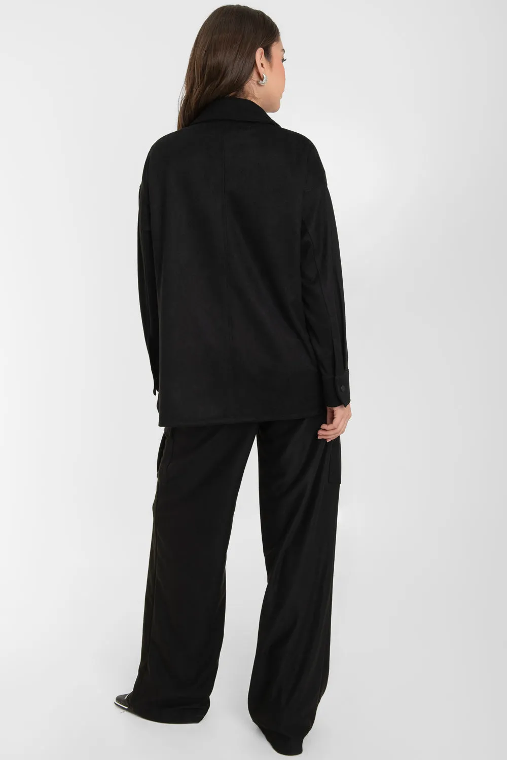 Sobrecamisa de gamuza fit oversized con bolsillos