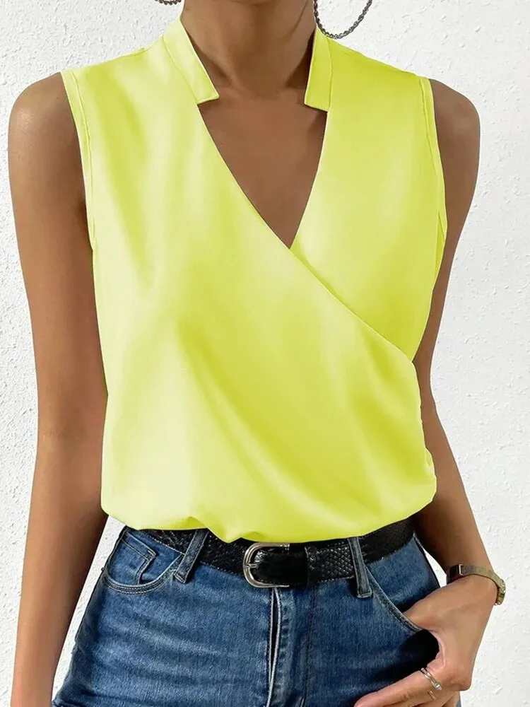 Sunniva® | V-neck shirt without sleeves