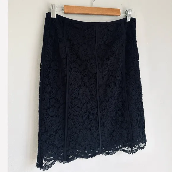 Tory Burch • Classic Lace Pencil Skirt in Black