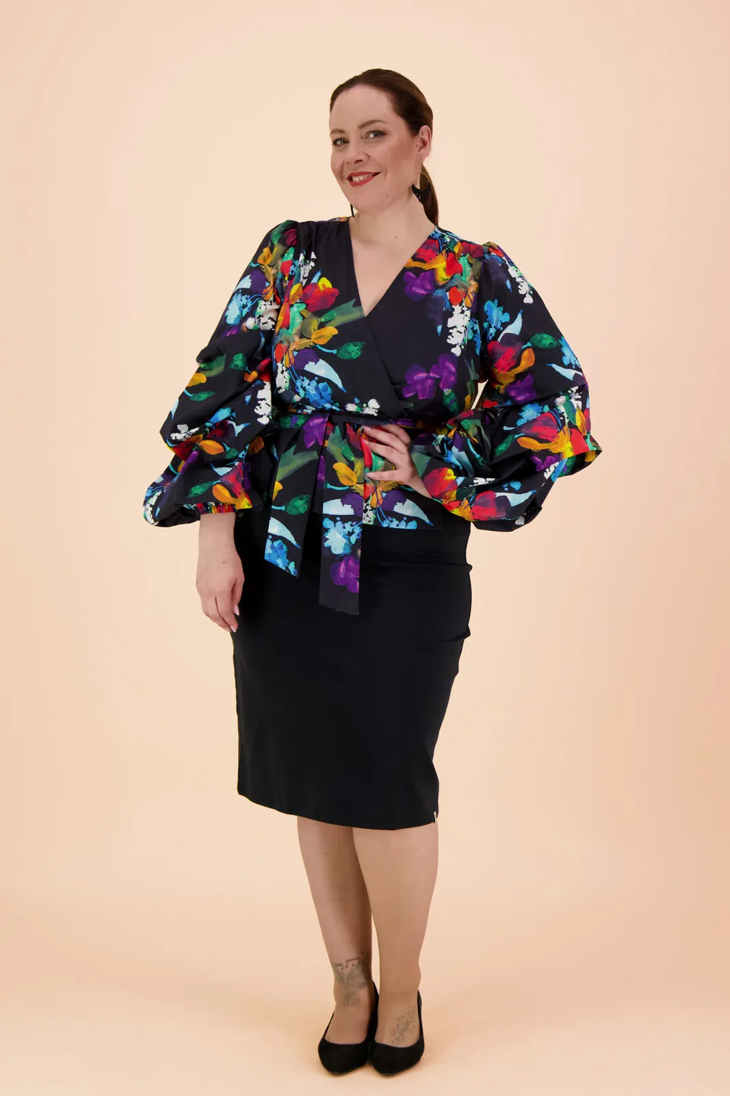 V-Neck Jumper & Comfy Pencil Skirt -pakkaus
