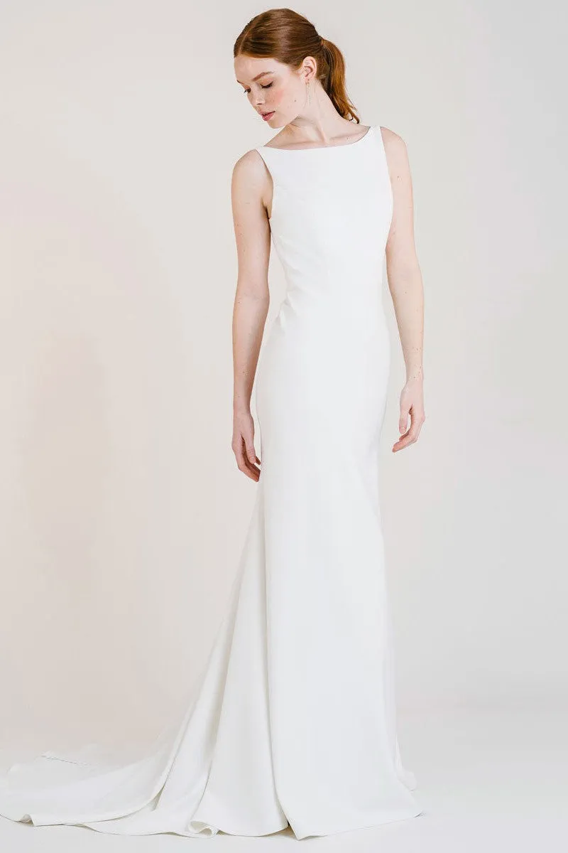 White Casual Wedding Dress With Train Bateau Neck Sleeveless Sexy Backless Satin Fabric Mermaid Bridal Gowns
