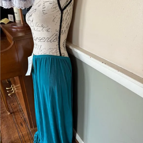 Women’s Aqua Maxi Skirt Resort Wear NWT