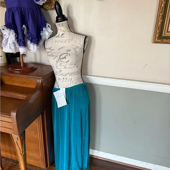 Women’s Aqua Maxi Skirt Resort Wear NWT